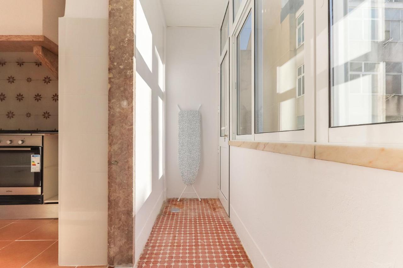 Vita Portucale ! Olaias Design With Terrace Lisbon Exterior photo